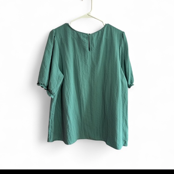 Siren Lily, Size 1X Elegant Green Women's Top - Picture 2 of 5